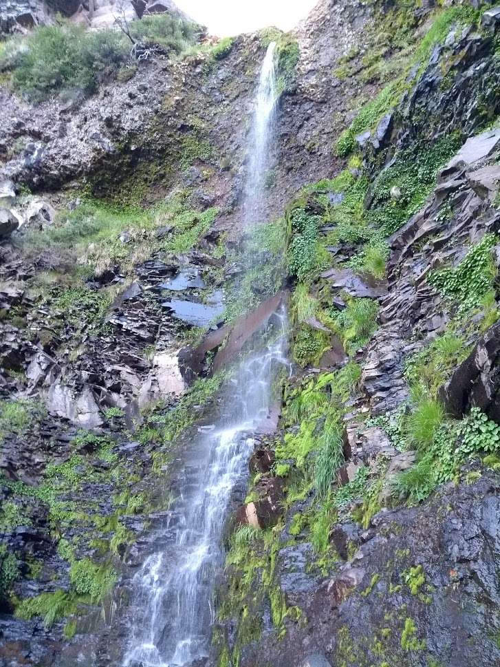 Cascada escondida