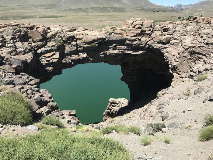 Vista del puente de piedra